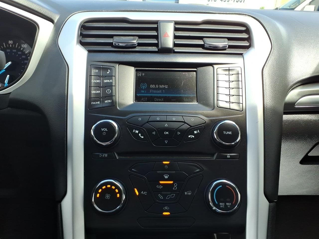 Ford Fusion 4dr Sdn SE FWD 2016
