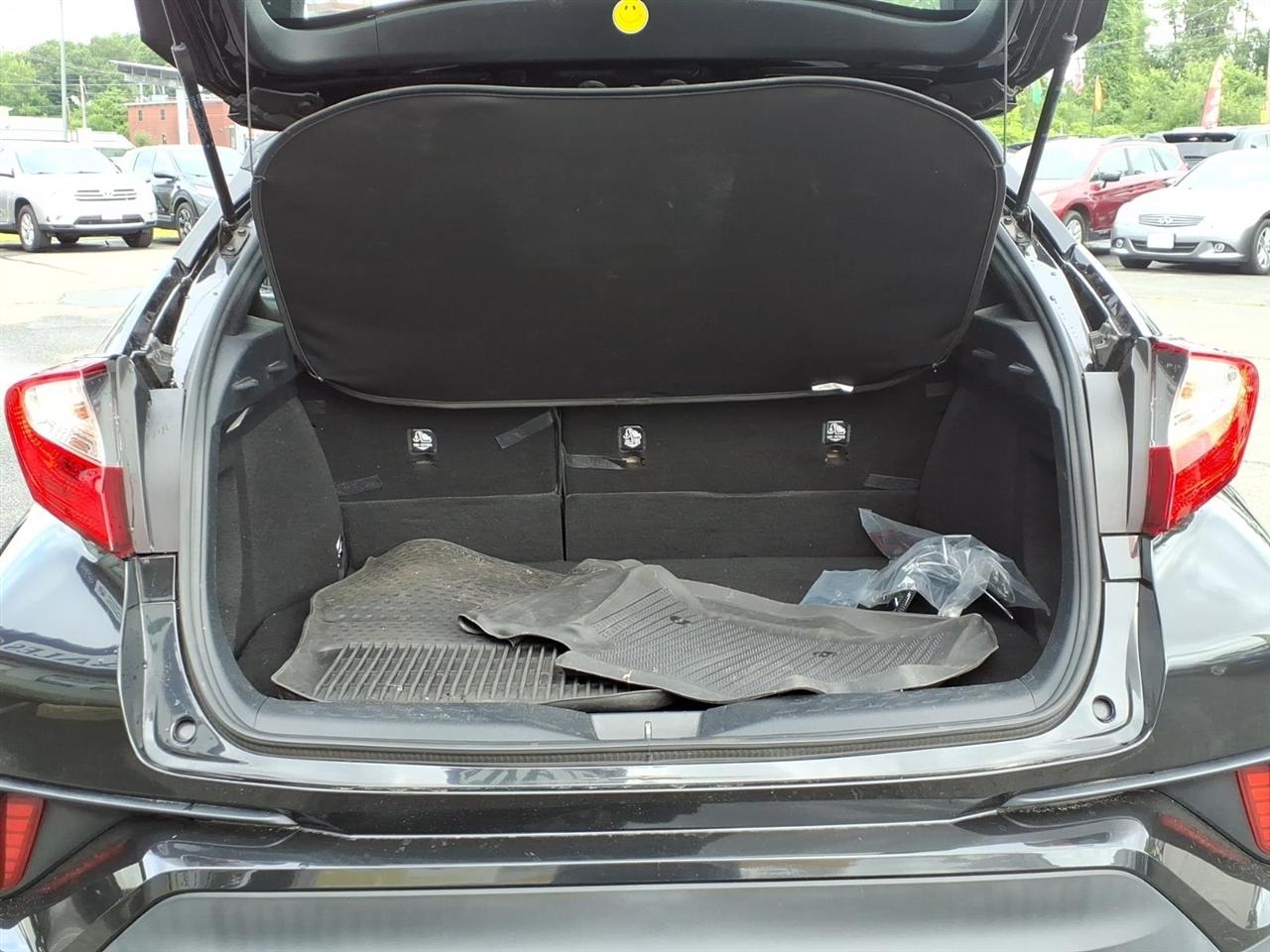 Toyota C-HR XLE FWD (Natl) 2018