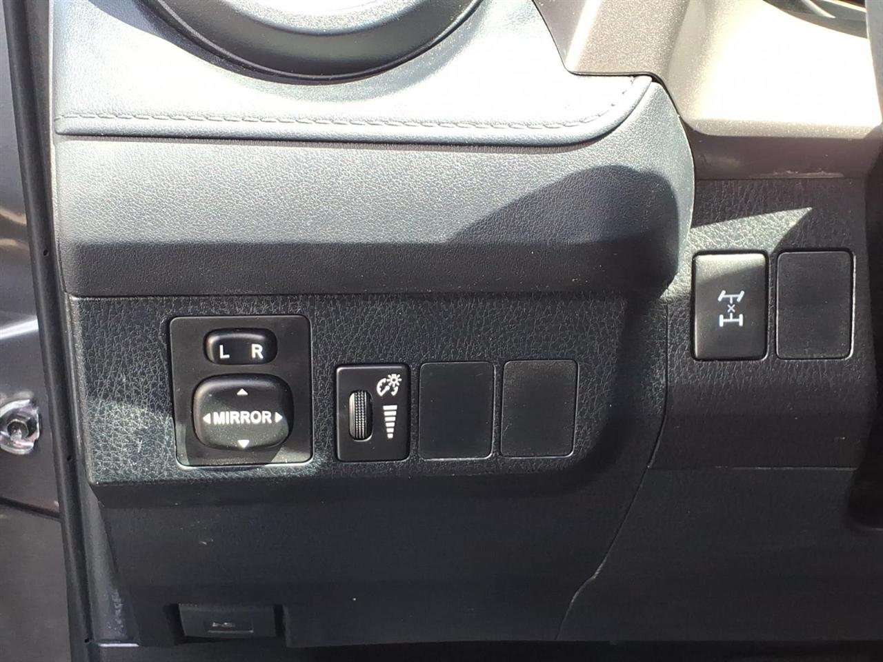 Toyota RAV4 AWD 4dr LE (Natl) 2016