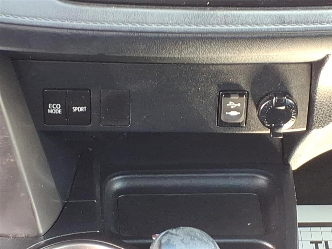 Toyota RAV4 AWD 4dr LE (Natl) 2016