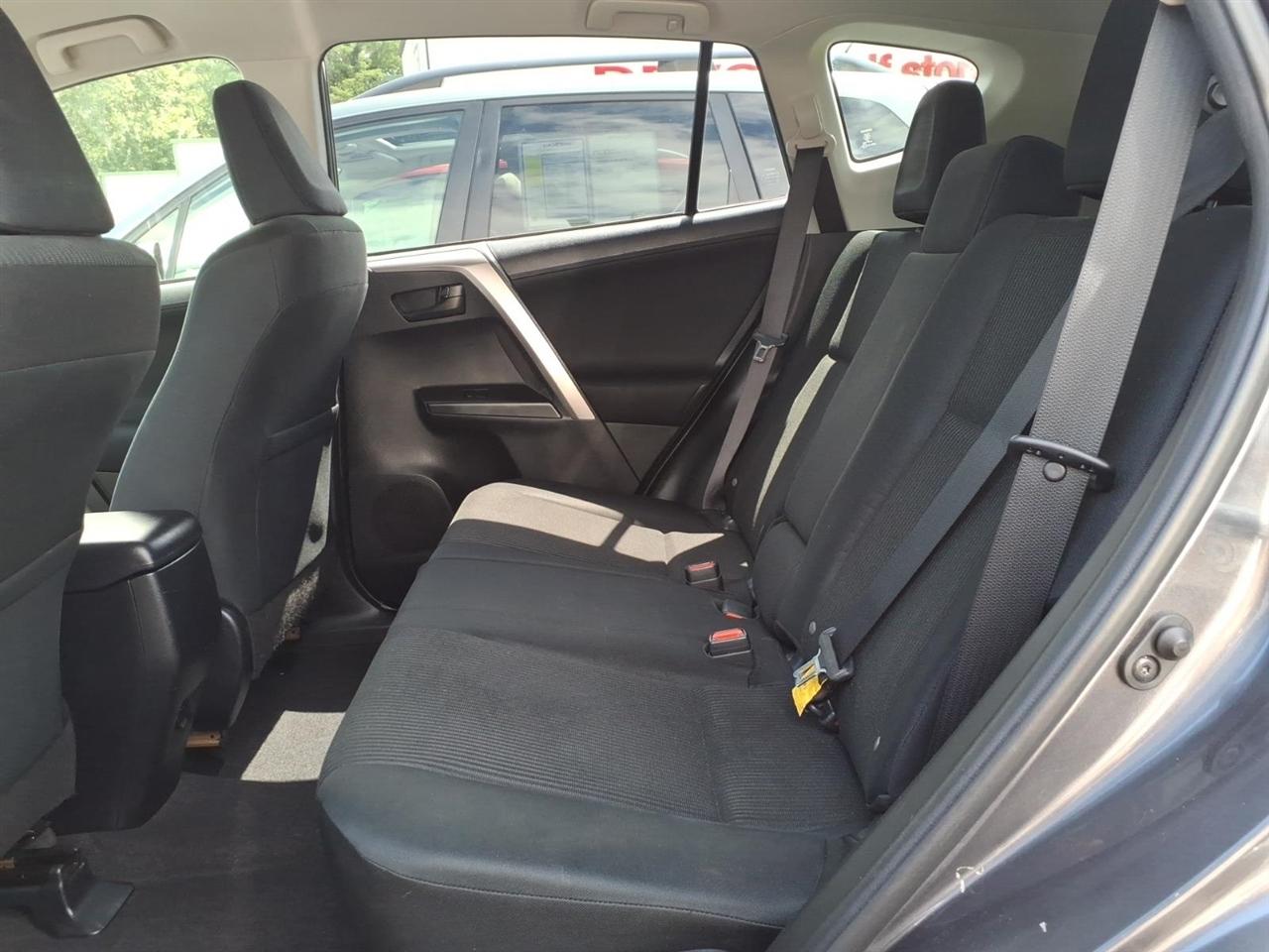 Toyota RAV4 AWD 4dr LE (Natl) 2016