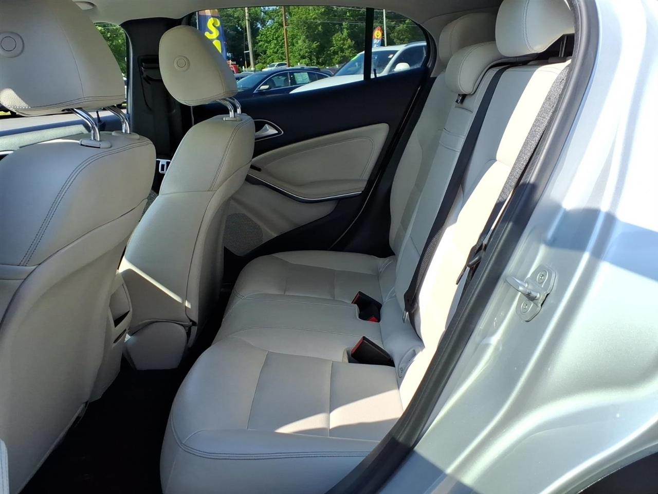 Mercedes-Benz GLA-Class 4MATIC 4dr GLA 250 2015