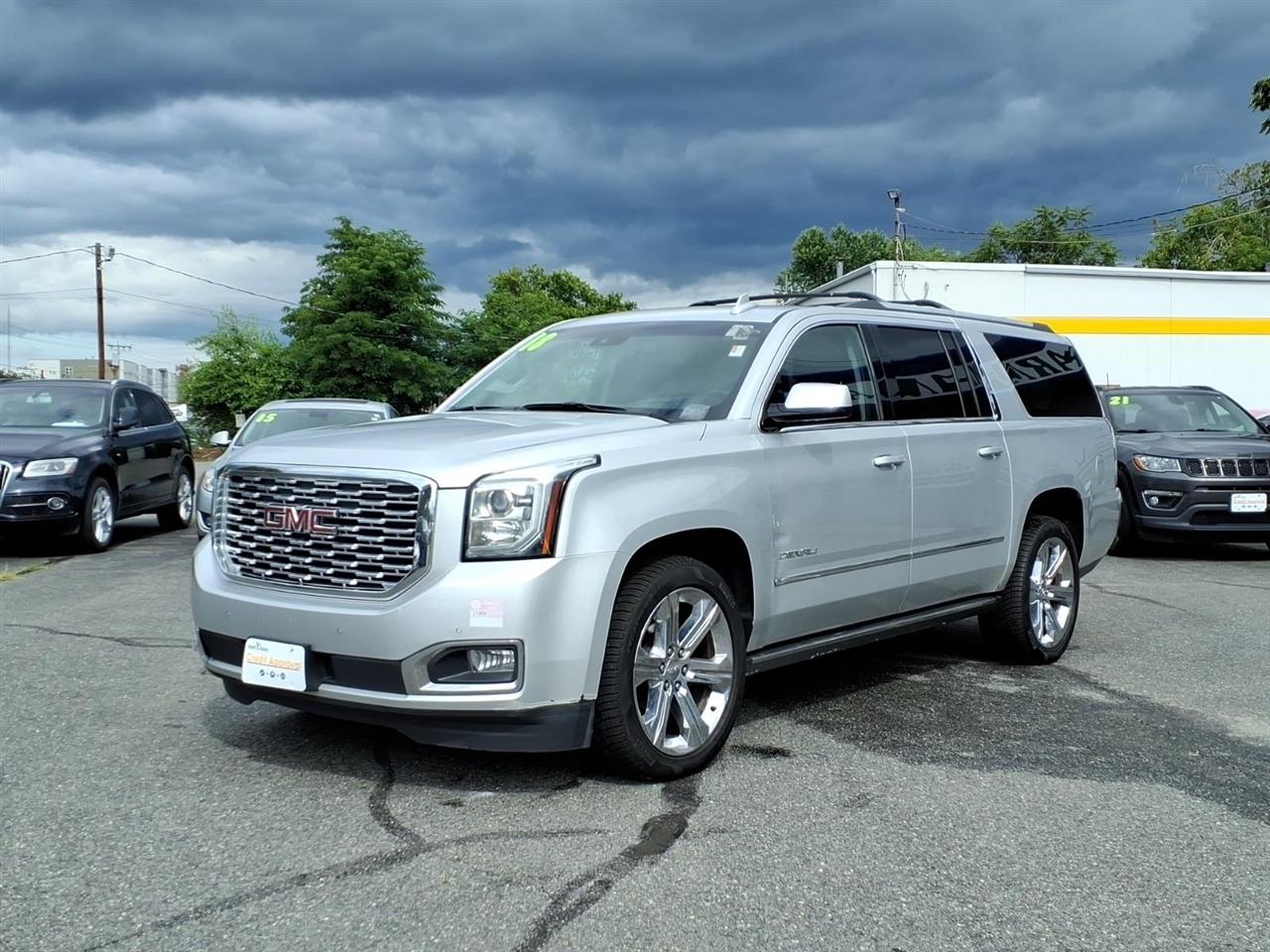 GMC Yukon XL photo 3
