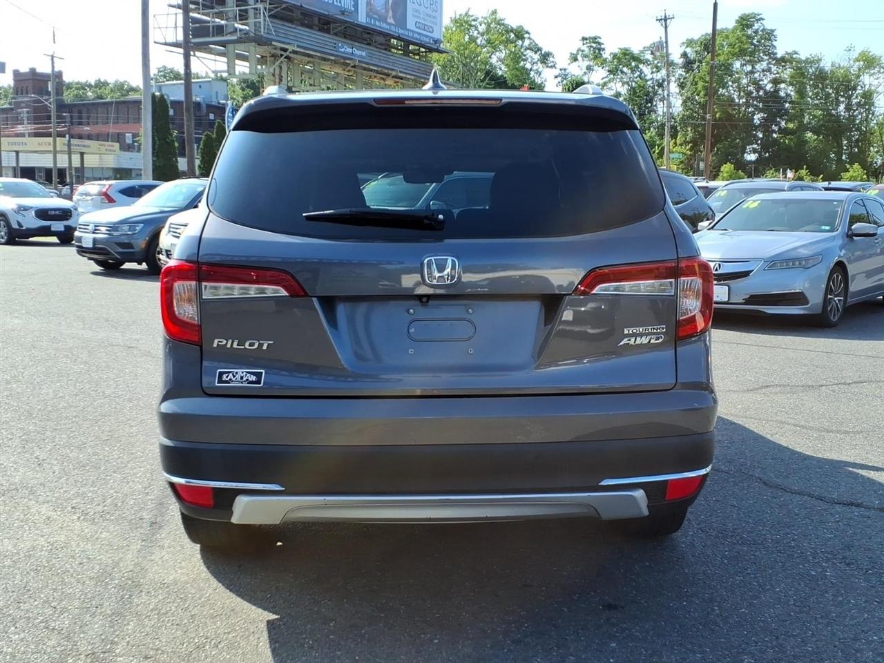 Honda Pilot Touring 8-Passenger AWD 2019