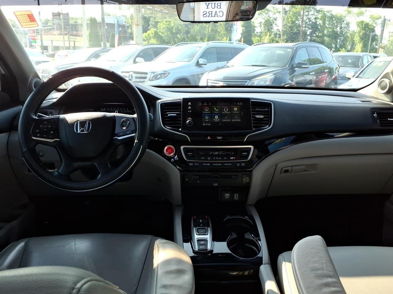 Honda Pilot Touring 8-Passenger AWD 2019