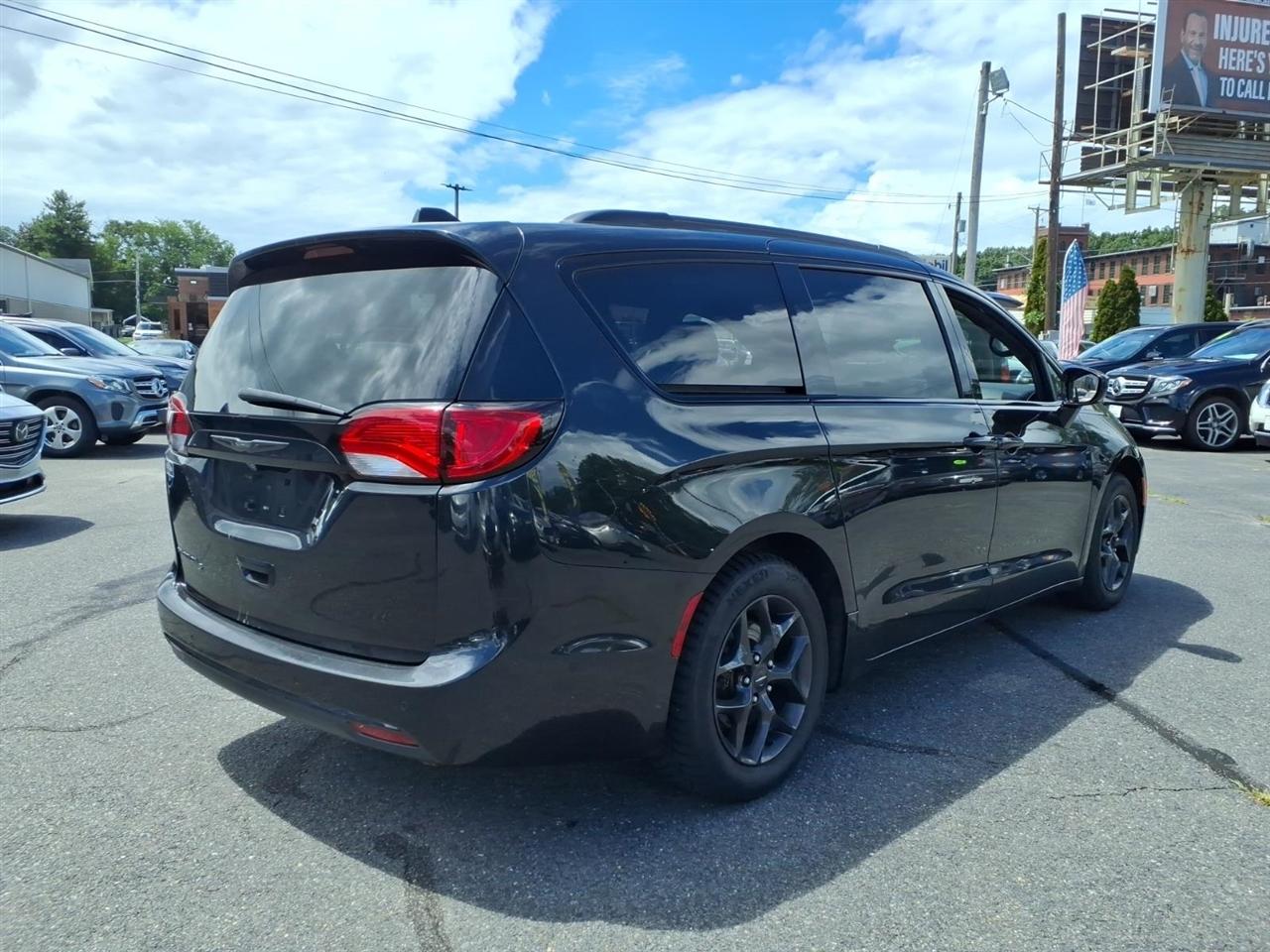 Chrysler Pacifica Touring L FWD 2018