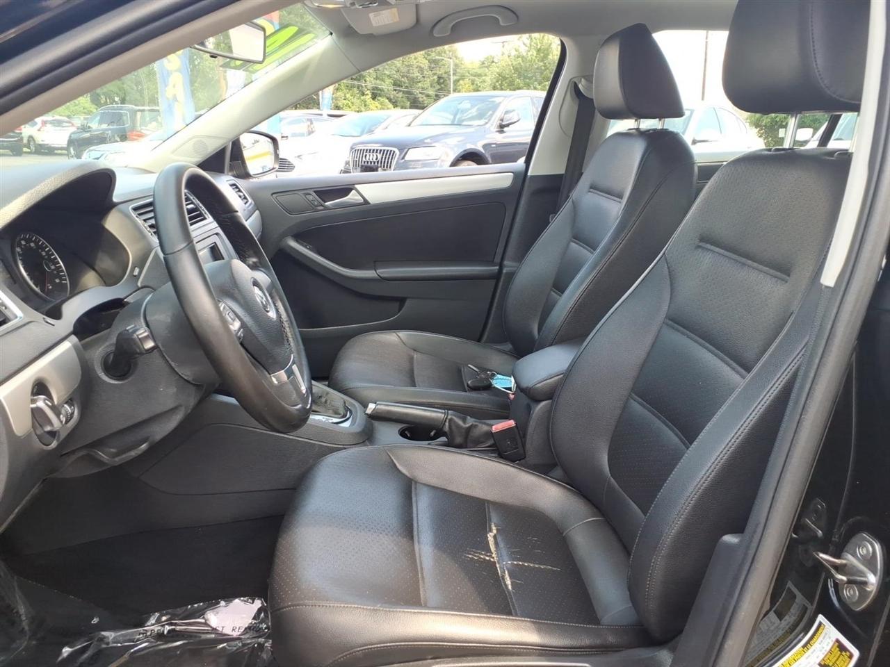 Volkswagen Jetta Sedan 4dr Auto SE PZEV 2014
