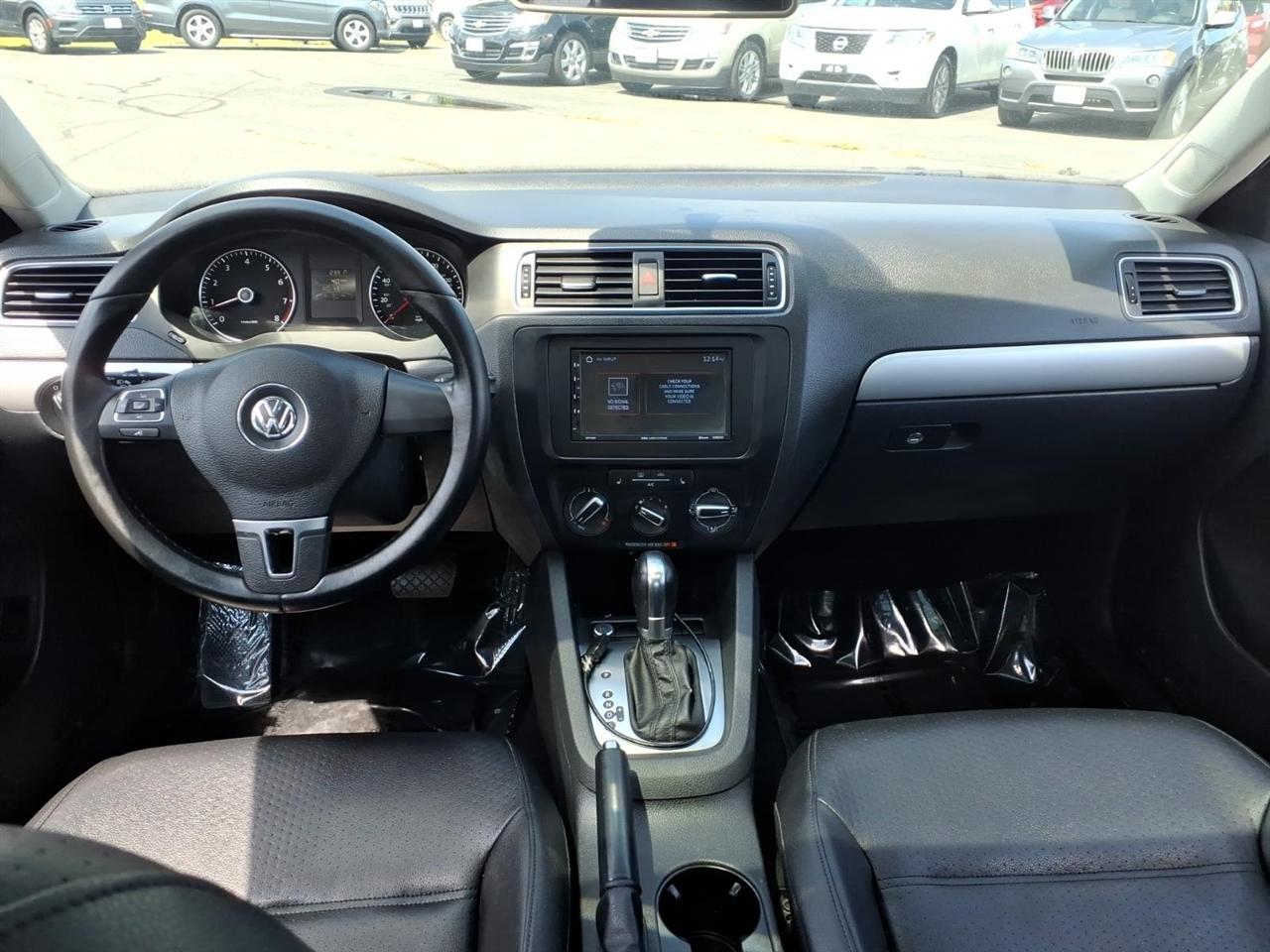 Volkswagen Jetta Sedan 4dr Auto SE PZEV 2014