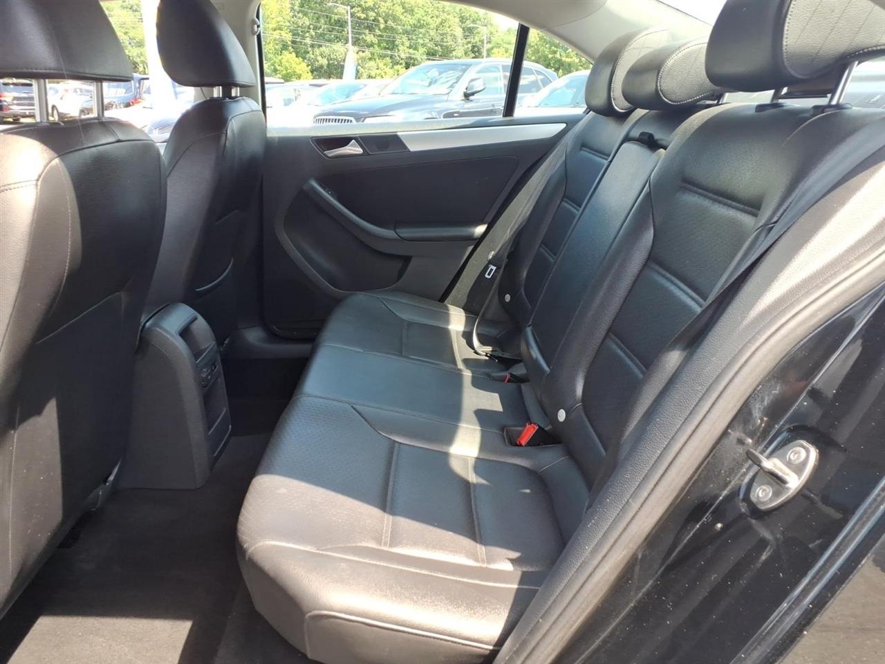 Volkswagen Jetta Sedan 4dr Auto SE PZEV 2014