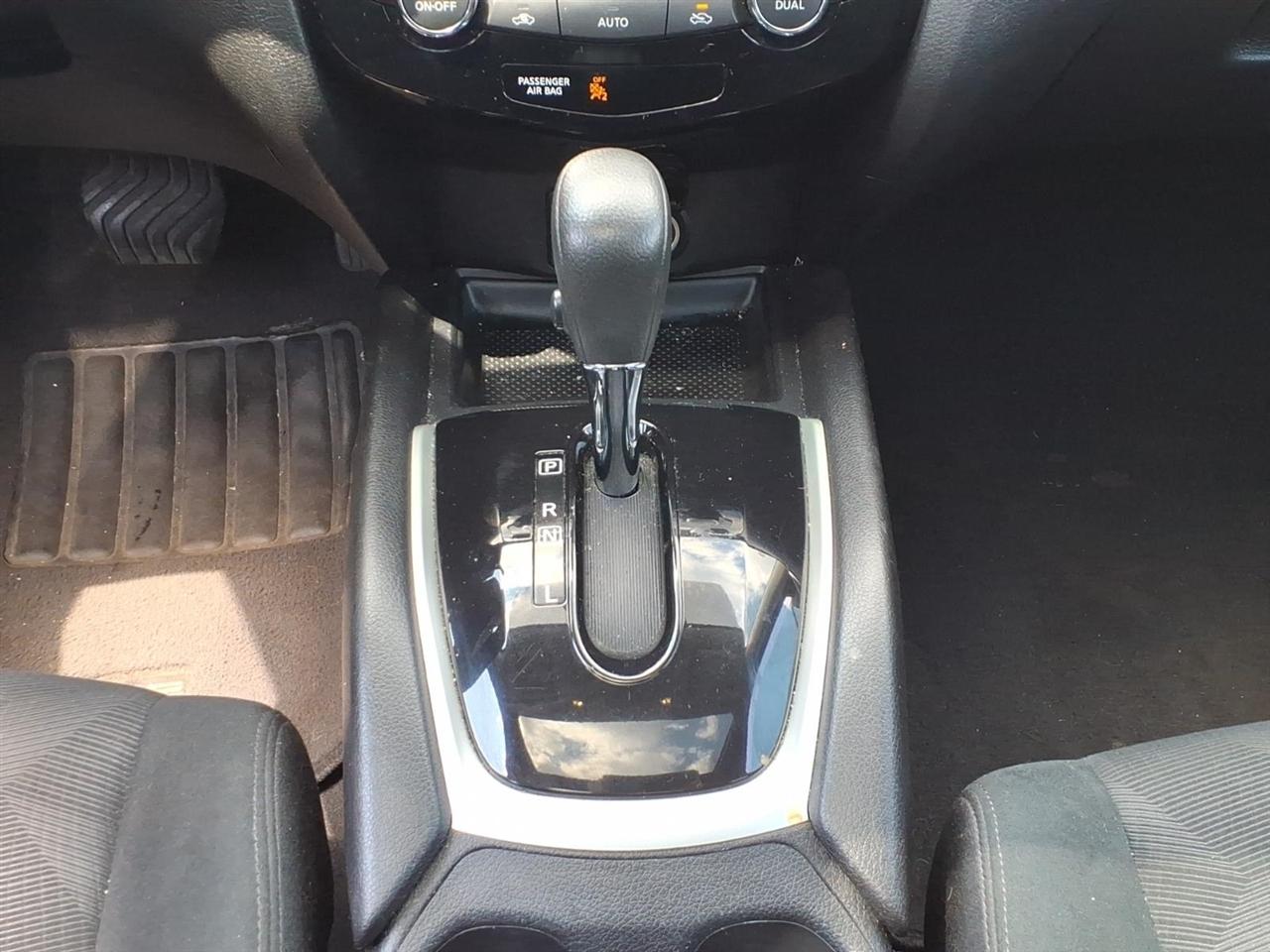 Nissan Rogue AWD 4dr SV 2016