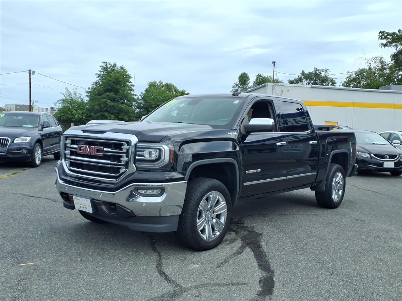 GMC Sierra 1500 4WD Crew Cab 143.5" SLT 2017