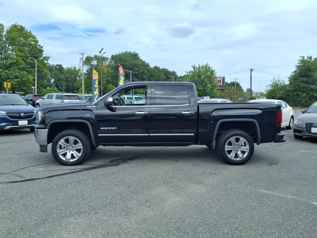 GMC Sierra 1500 4WD Crew Cab 143.5" SLT 2017