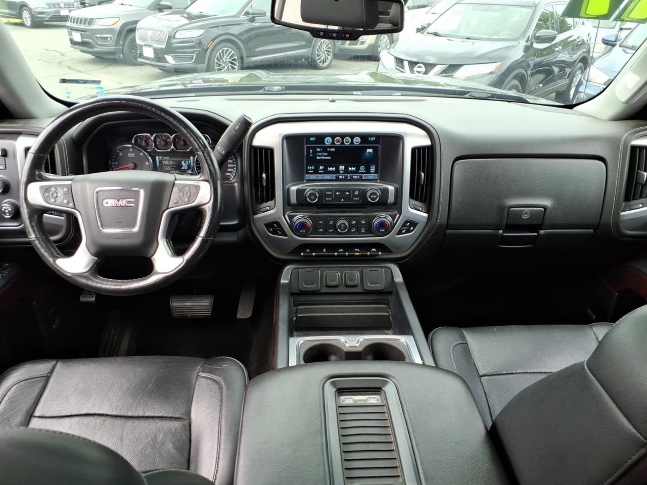 GMC Sierra 1500 4WD Crew Cab 143.5" SLT 2017