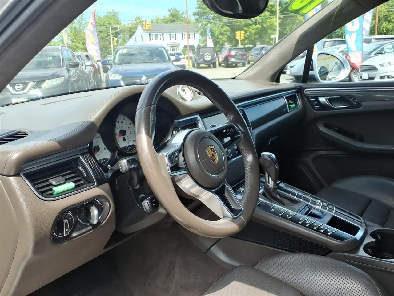 Porsche Macan AWD 4dr Turbo 2016