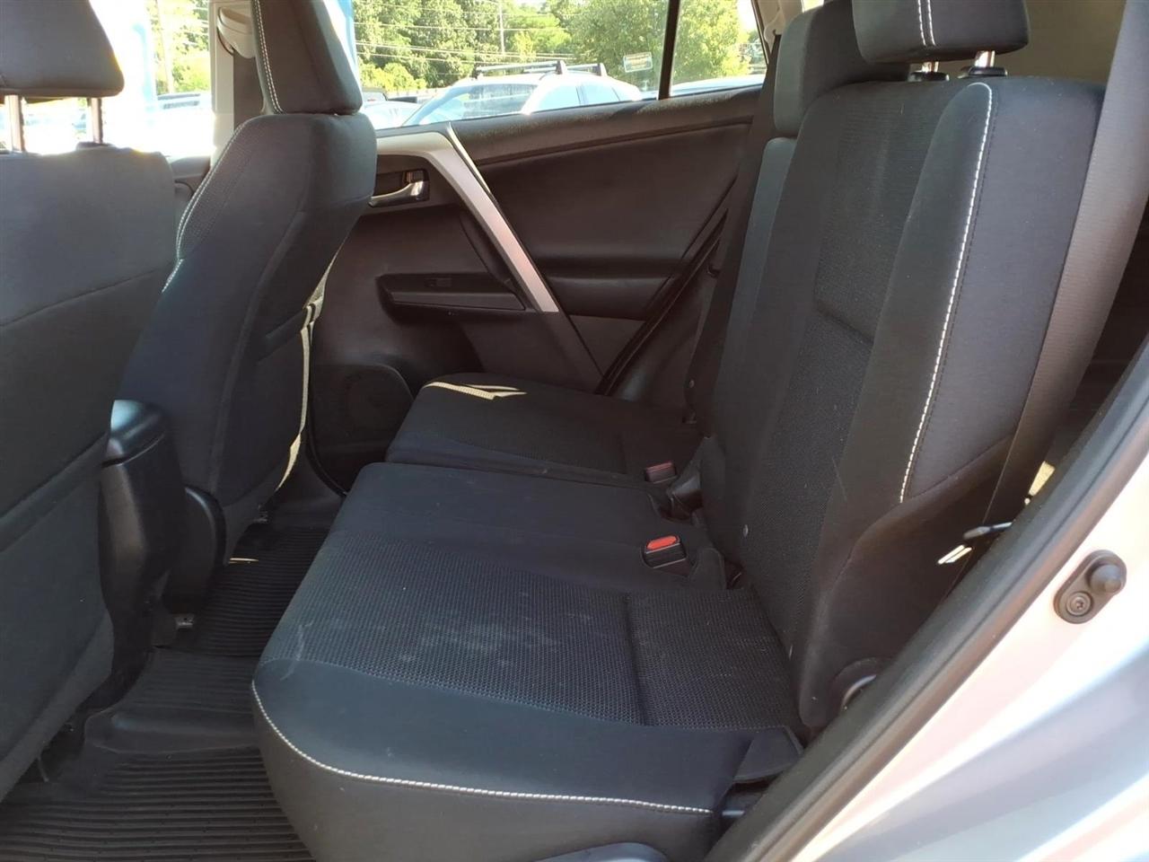 Toyota RAV4 XLE AWD (Natl) 2017