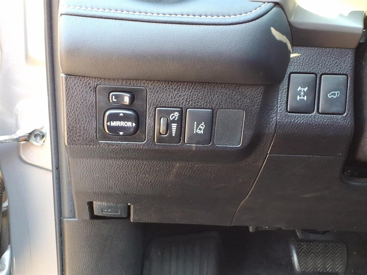 Toyota RAV4 XLE AWD (Natl) 2017