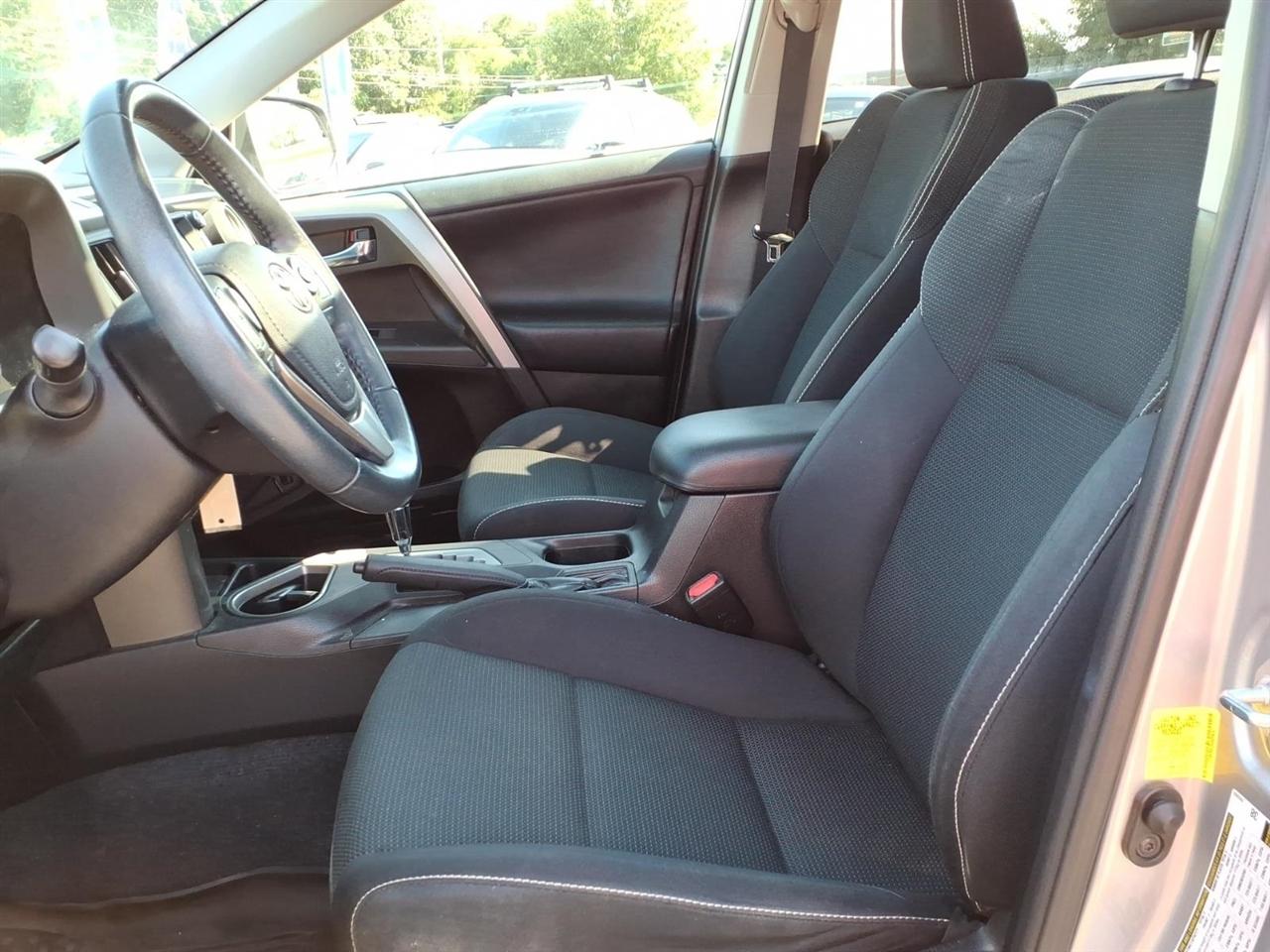 Toyota RAV4 XLE AWD (Natl) 2017