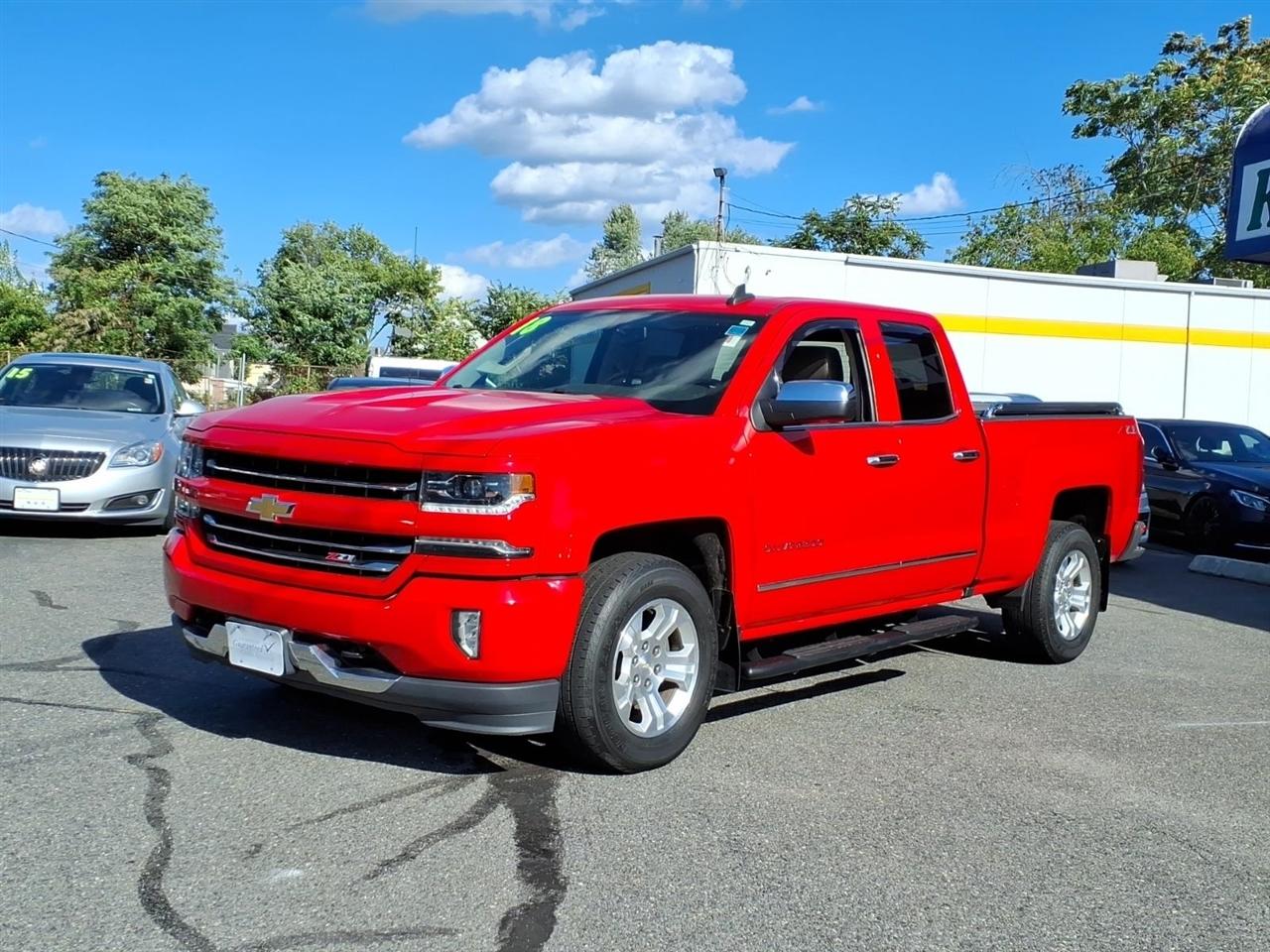Chevrolet Silverado photo 3