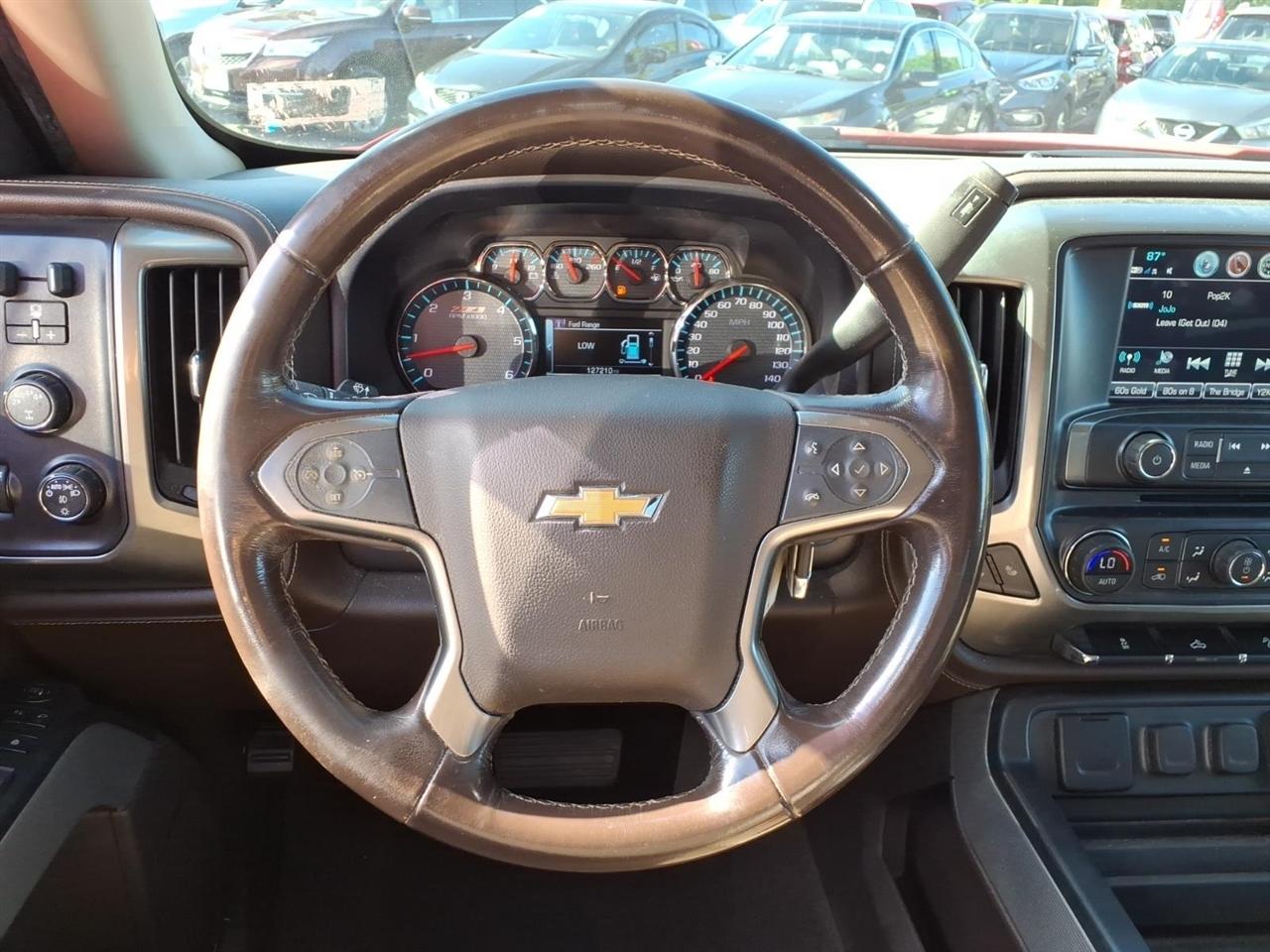 Chevrolet Silverado photo 18