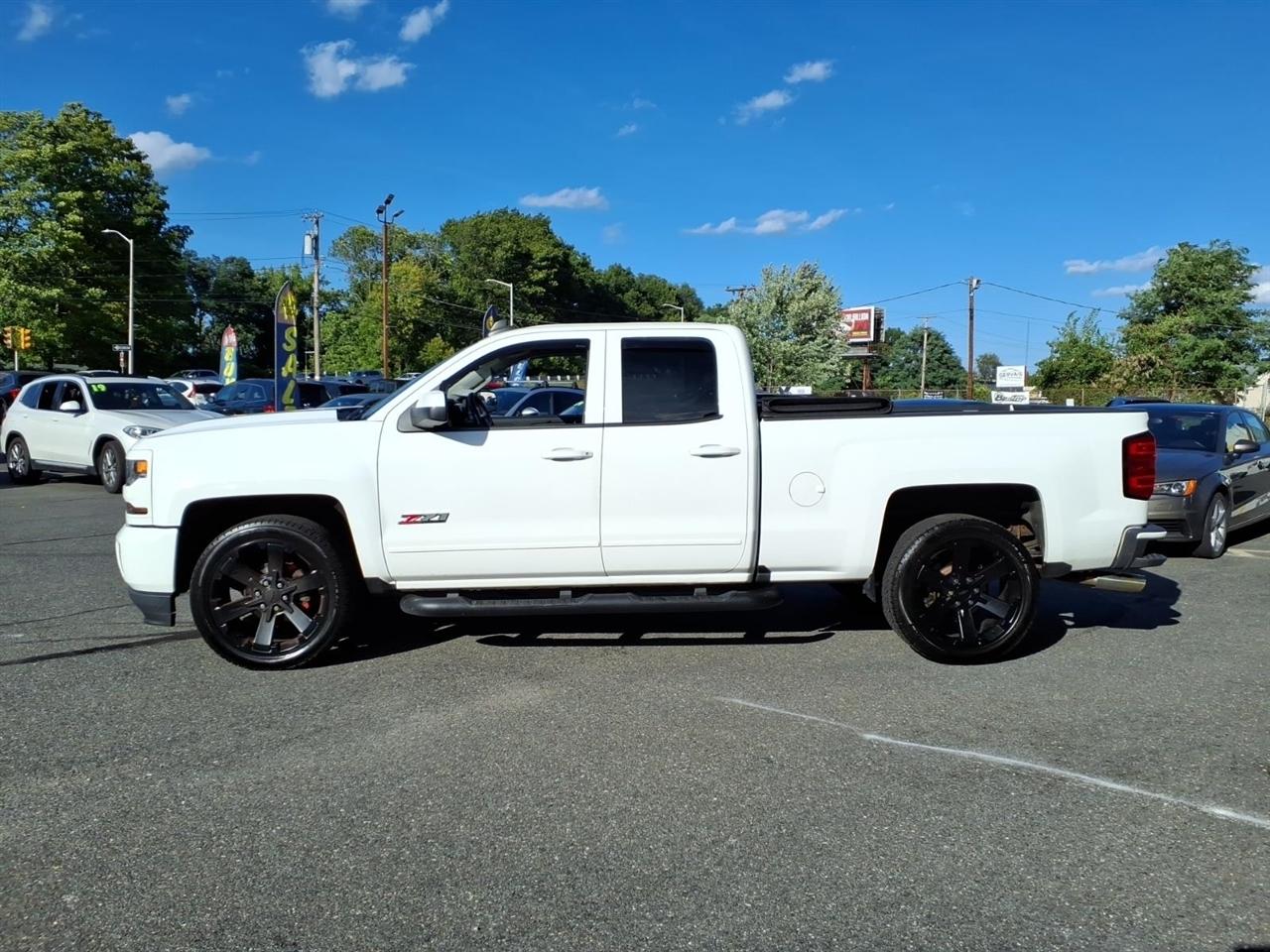 Chevrolet Silverado photo 4