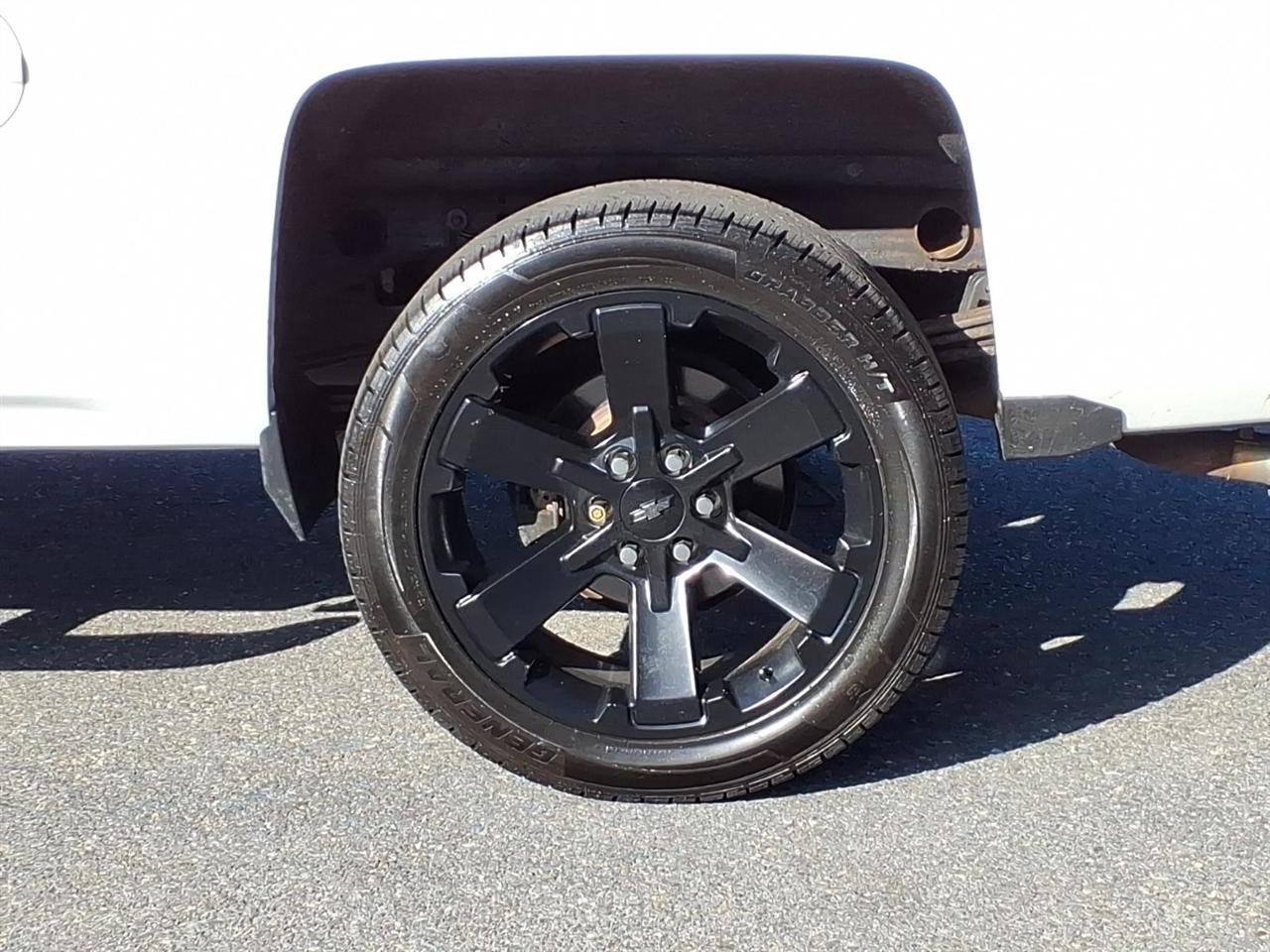 Chevrolet Silverado photo 5