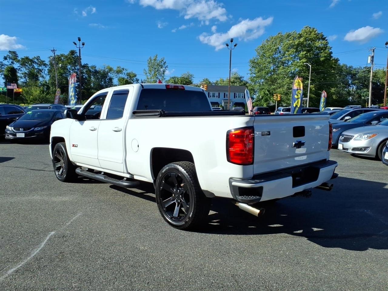 Chevrolet Silverado photo 6