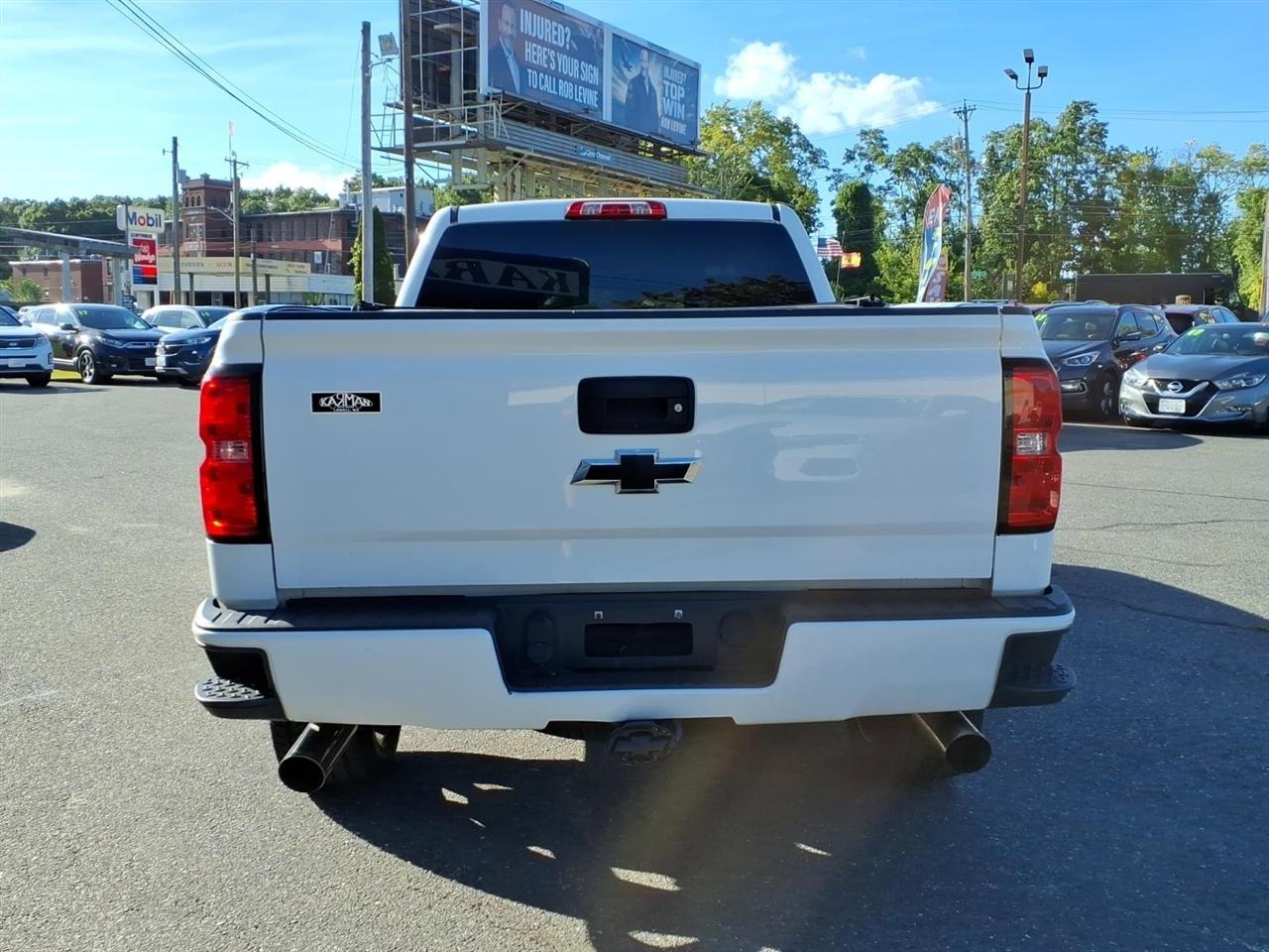 Chevrolet Silverado photo 7