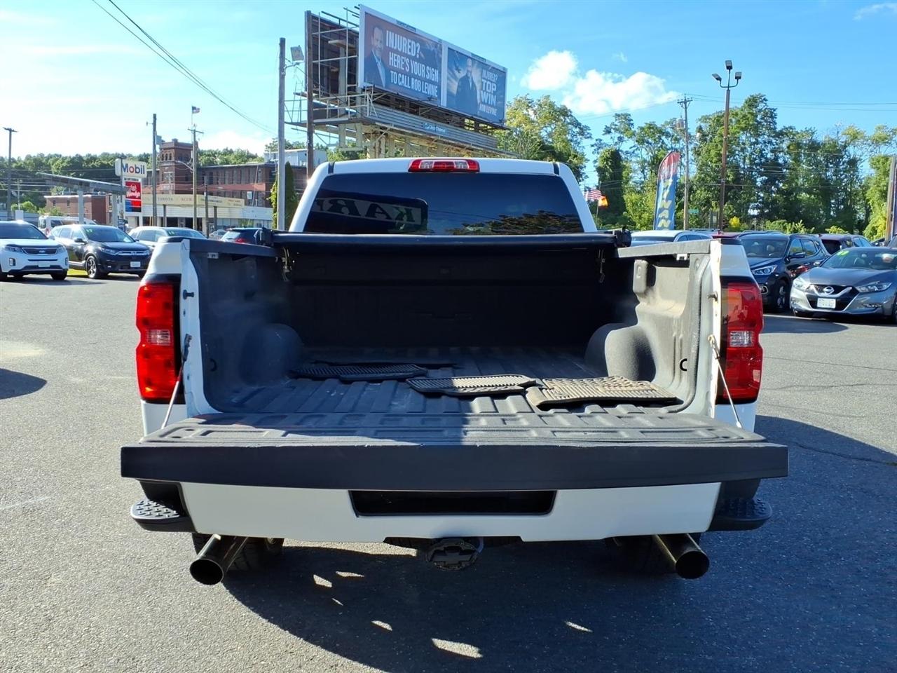 Chevrolet Silverado photo 8