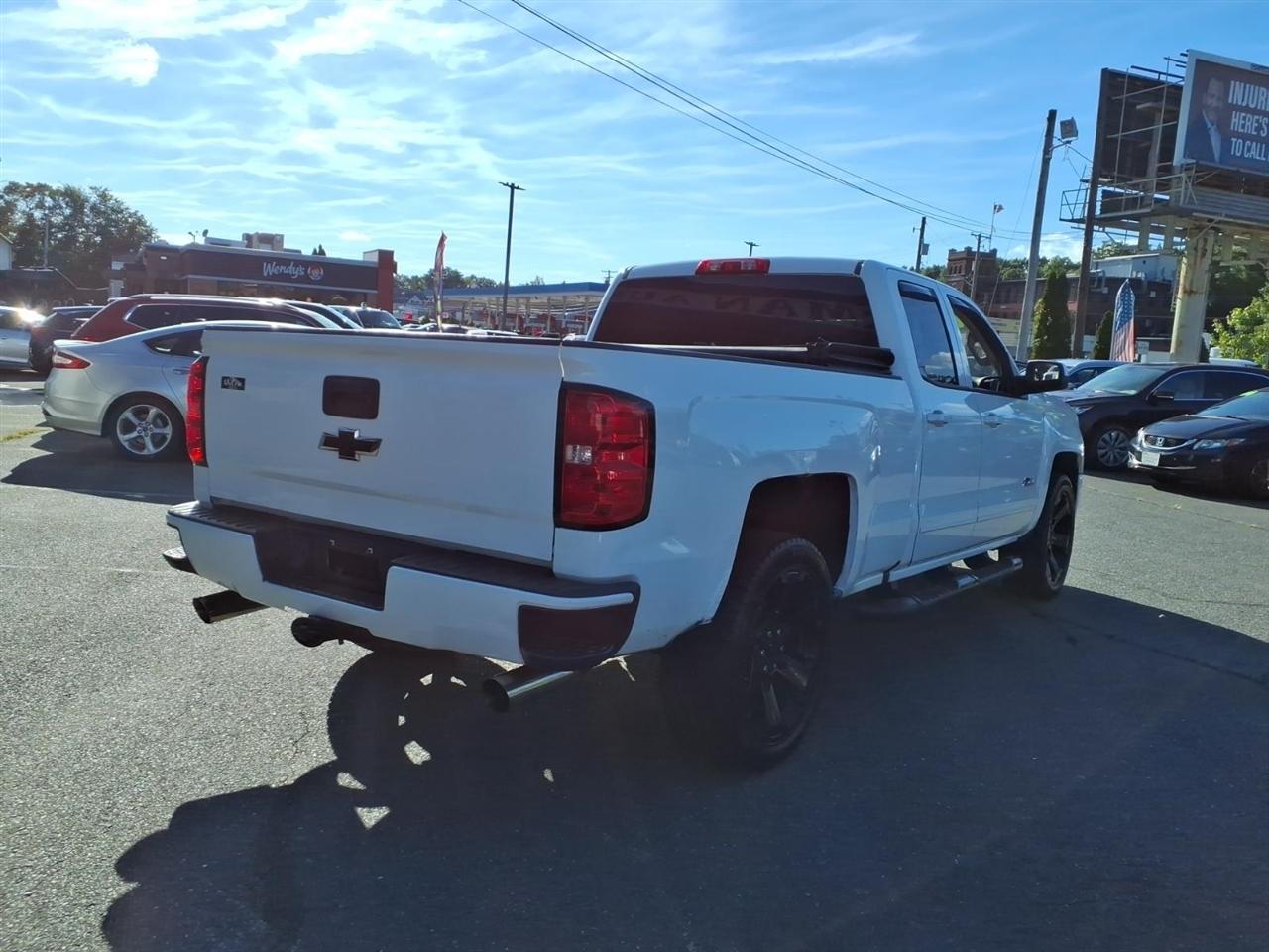 Chevrolet Silverado photo 9