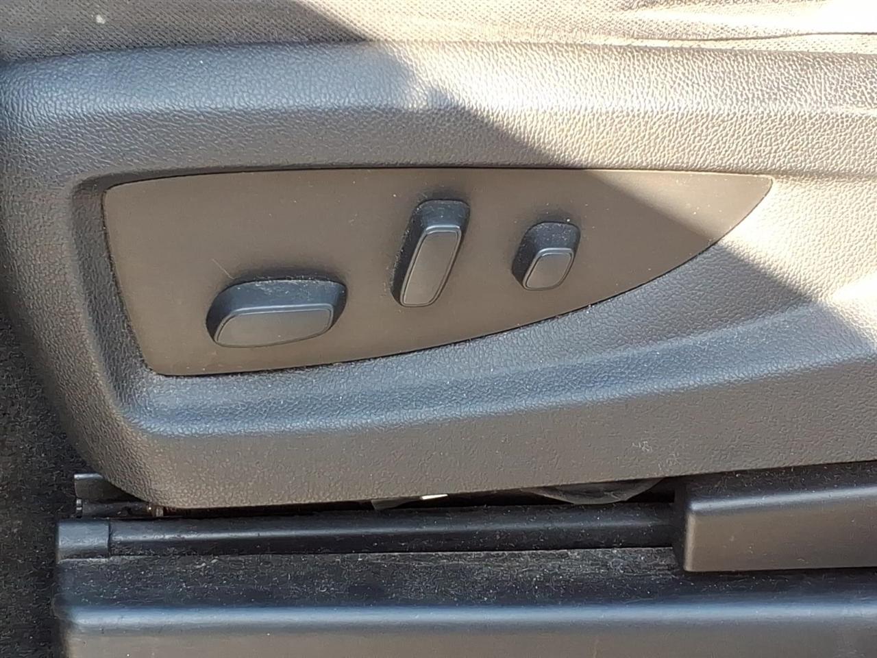 Chevrolet Silverado photo 14