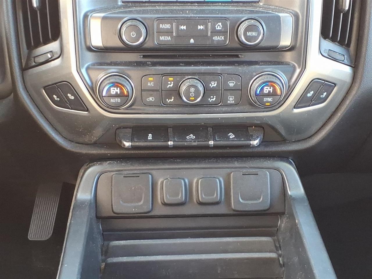 Chevrolet Silverado photo 19