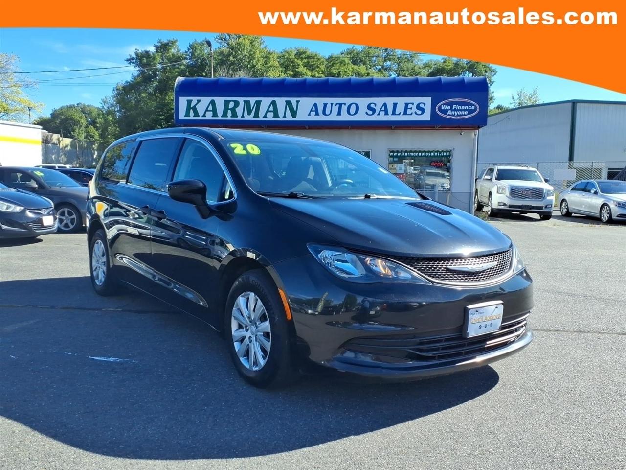 2020 Chrysler Voyager L FWD