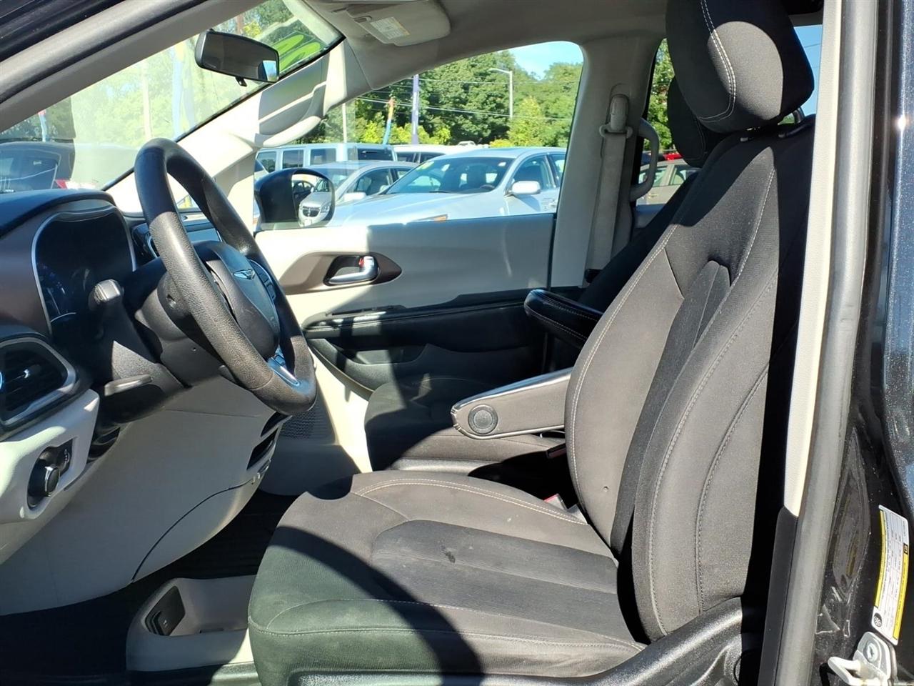 Chrysler Voyager photo 4