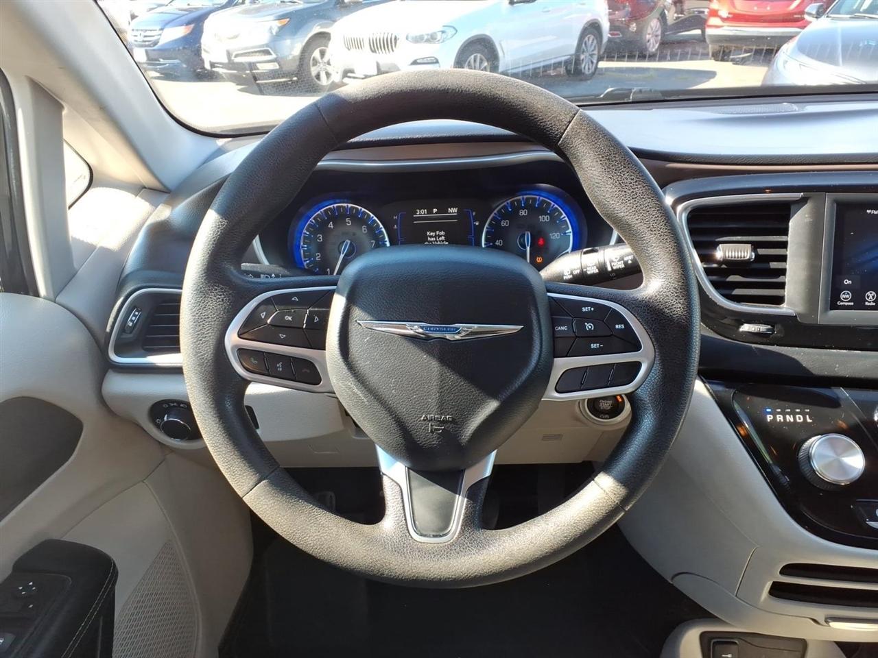 Chrysler Voyager photo 8