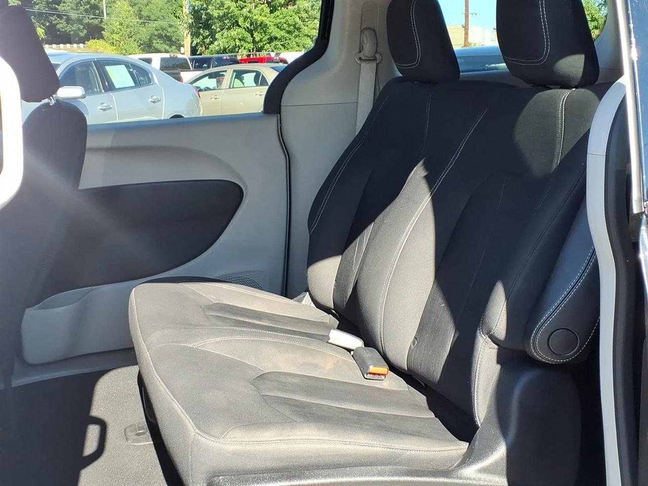 Chrysler Voyager photo 11
