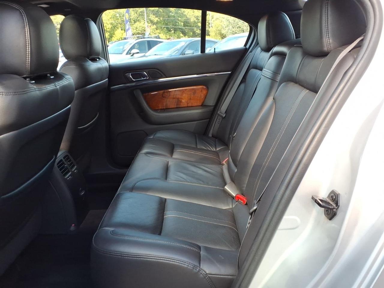 Lincoln MKS 4dr Sdn 3.7L AWD 2014