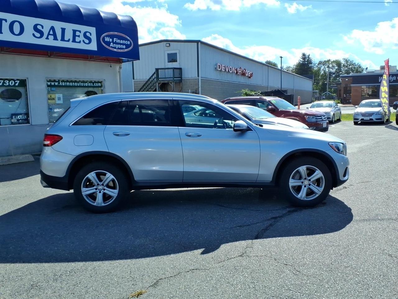 Mercedes-Benz GLC GLC 300 4MATIC SUV 2017