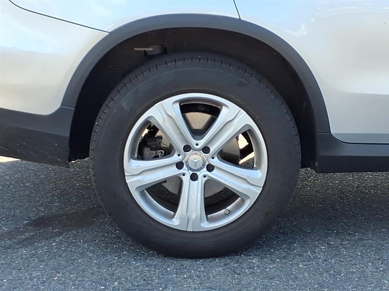 Mercedes-Benz GLC GLC 300 4MATIC SUV 2017