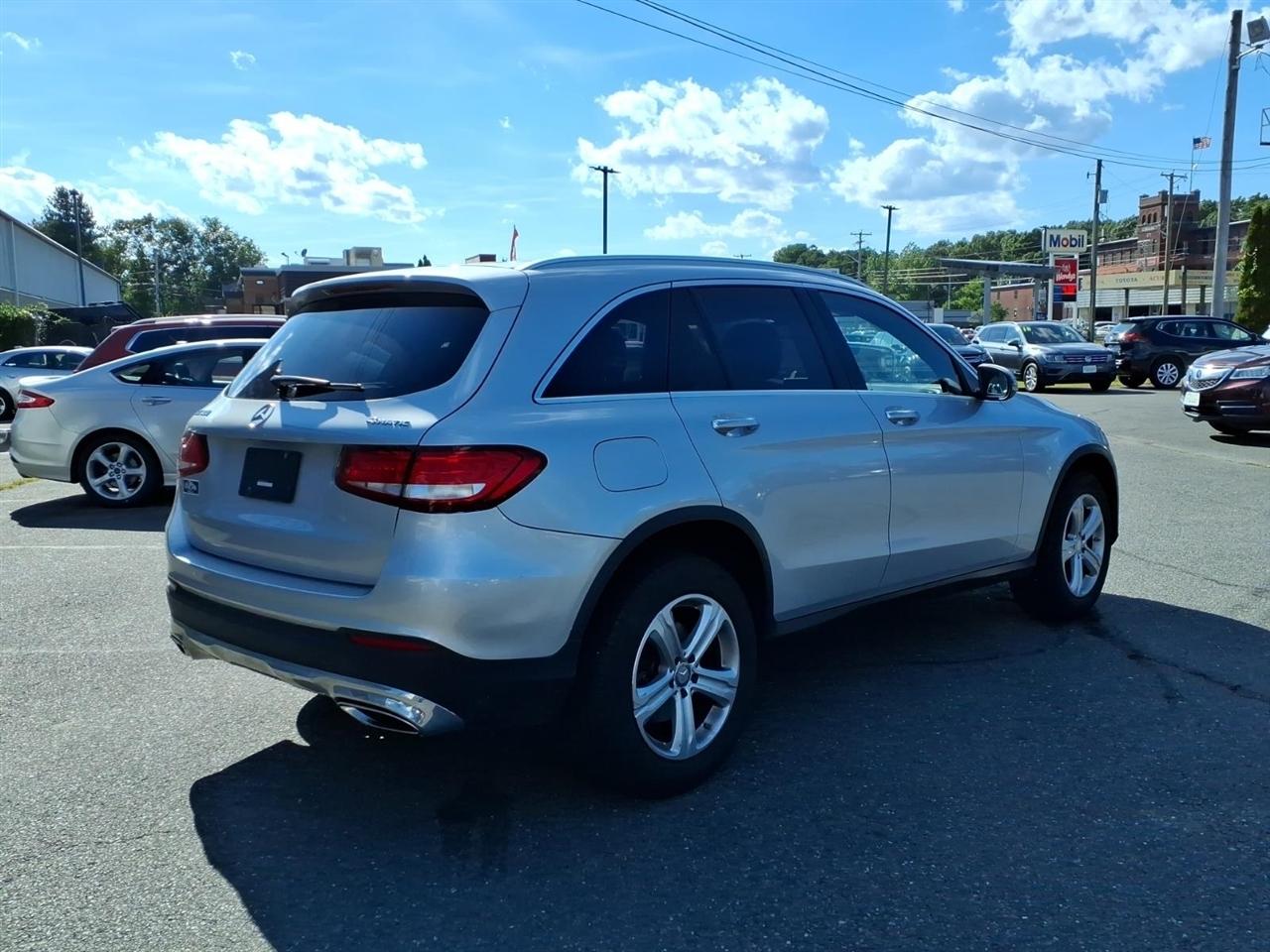 Mercedes-Benz GLC GLC 300 4MATIC SUV 2017