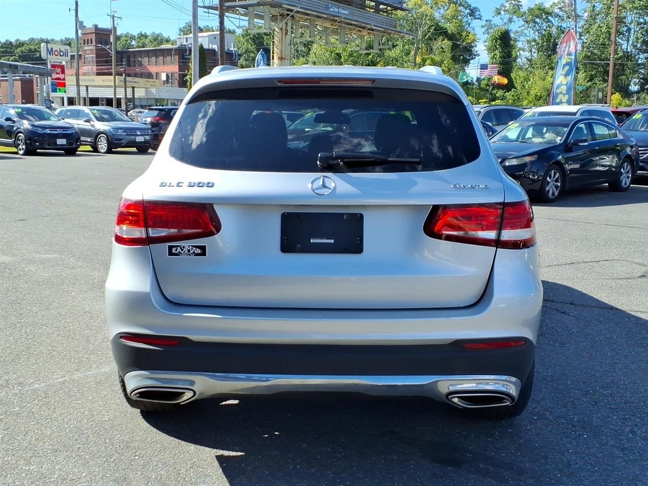 Mercedes-Benz GLC GLC 300 4MATIC SUV 2017