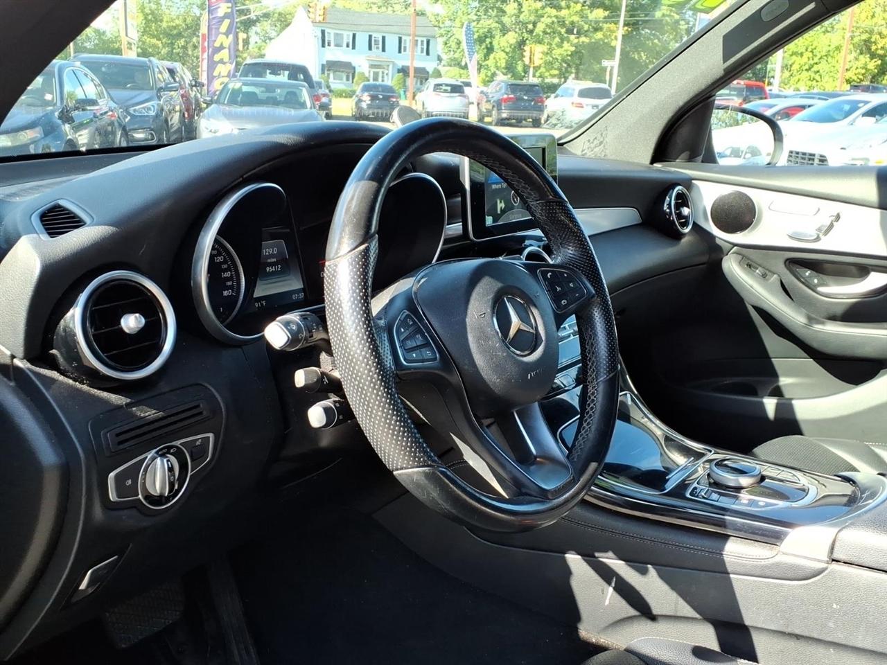Mercedes-Benz GLC GLC 300 4MATIC SUV 2017