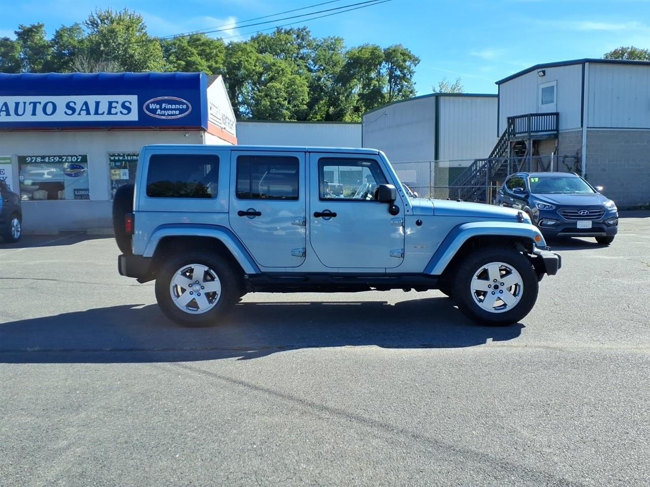Jeep Wrangler Unlimited 4WD 4dr Sahara 2012