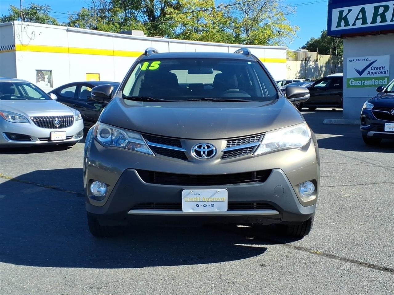 Toyota RAV4 AWD 4dr XLE (Natl) 2015