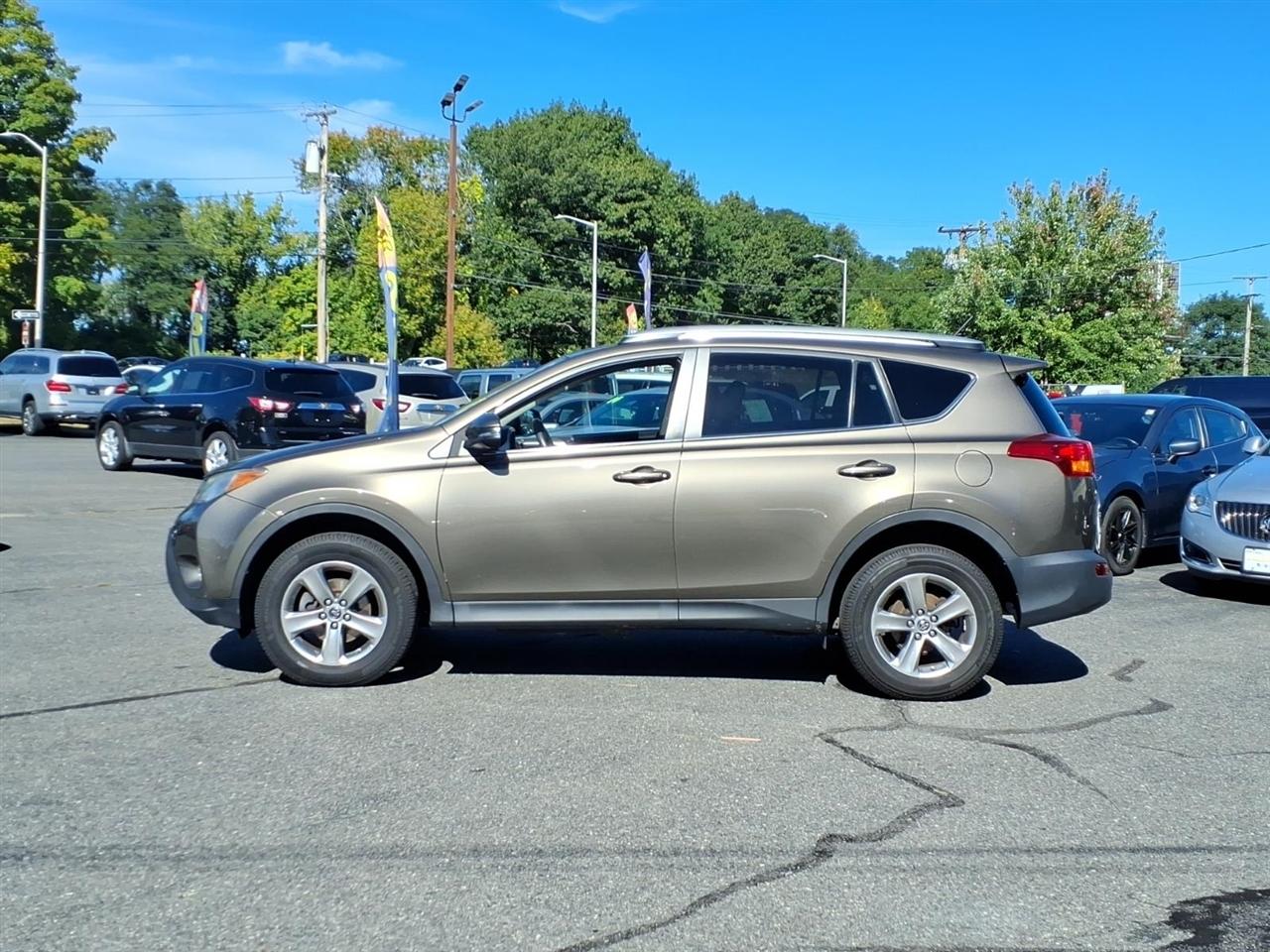 Toyota RAV4 AWD 4dr XLE (Natl) 2015