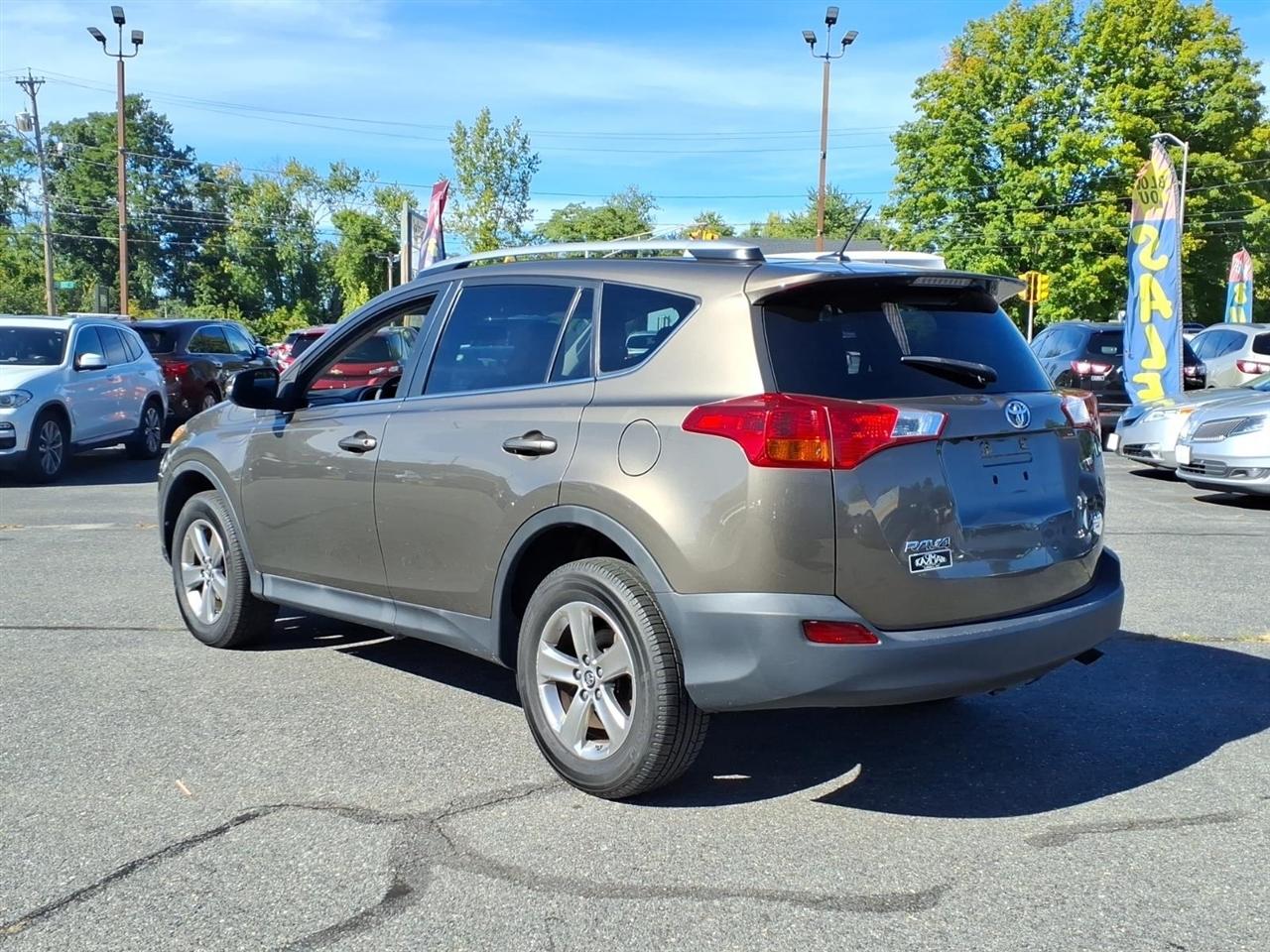 Toyota RAV4 AWD 4dr XLE (Natl) 2015
