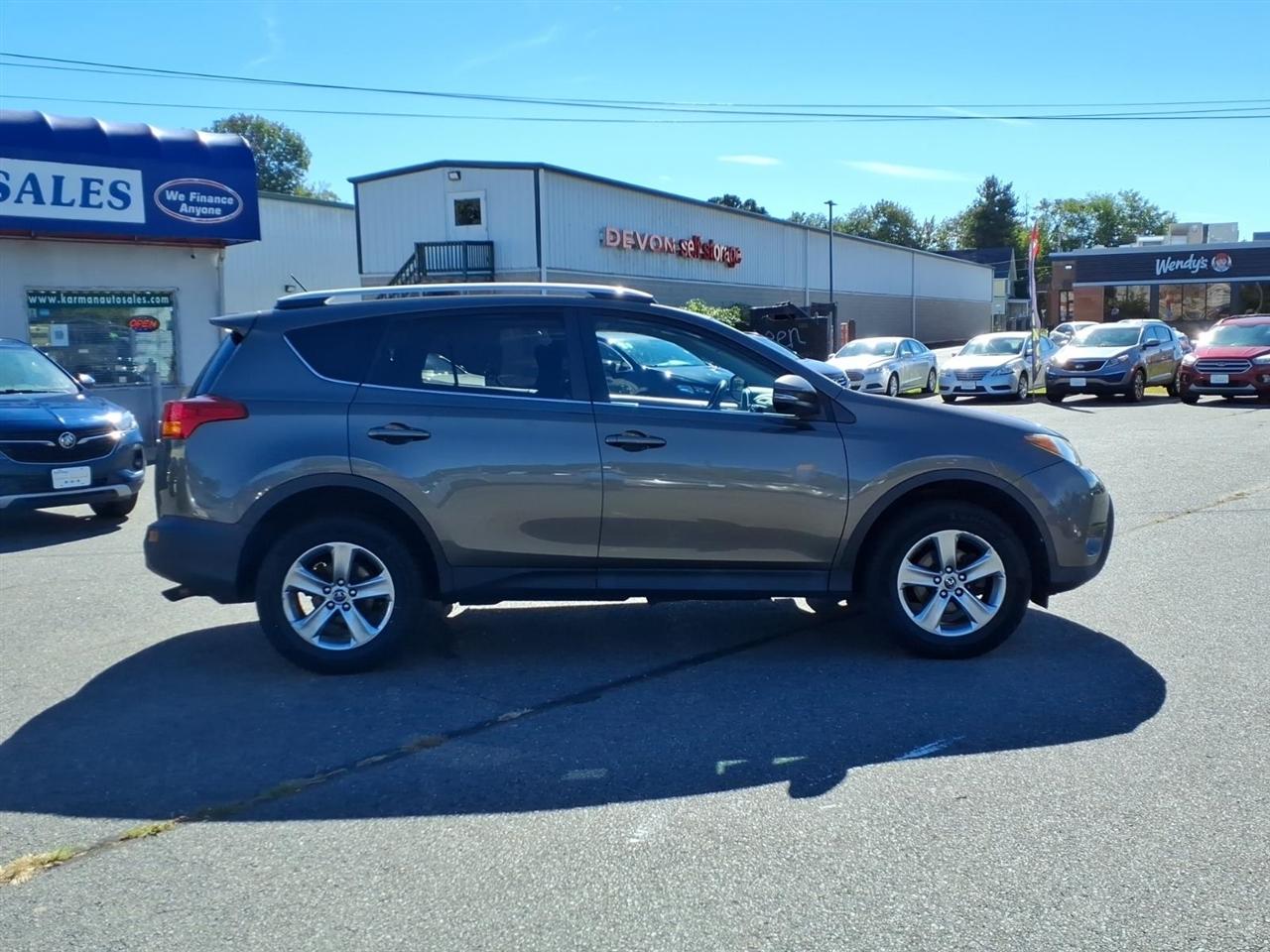 Toyota RAV4 AWD 4dr XLE (Natl) 2015