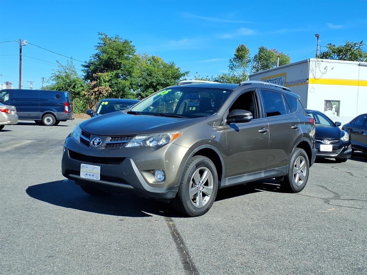 Toyota RAV4 AWD 4dr XLE (Natl) 2015