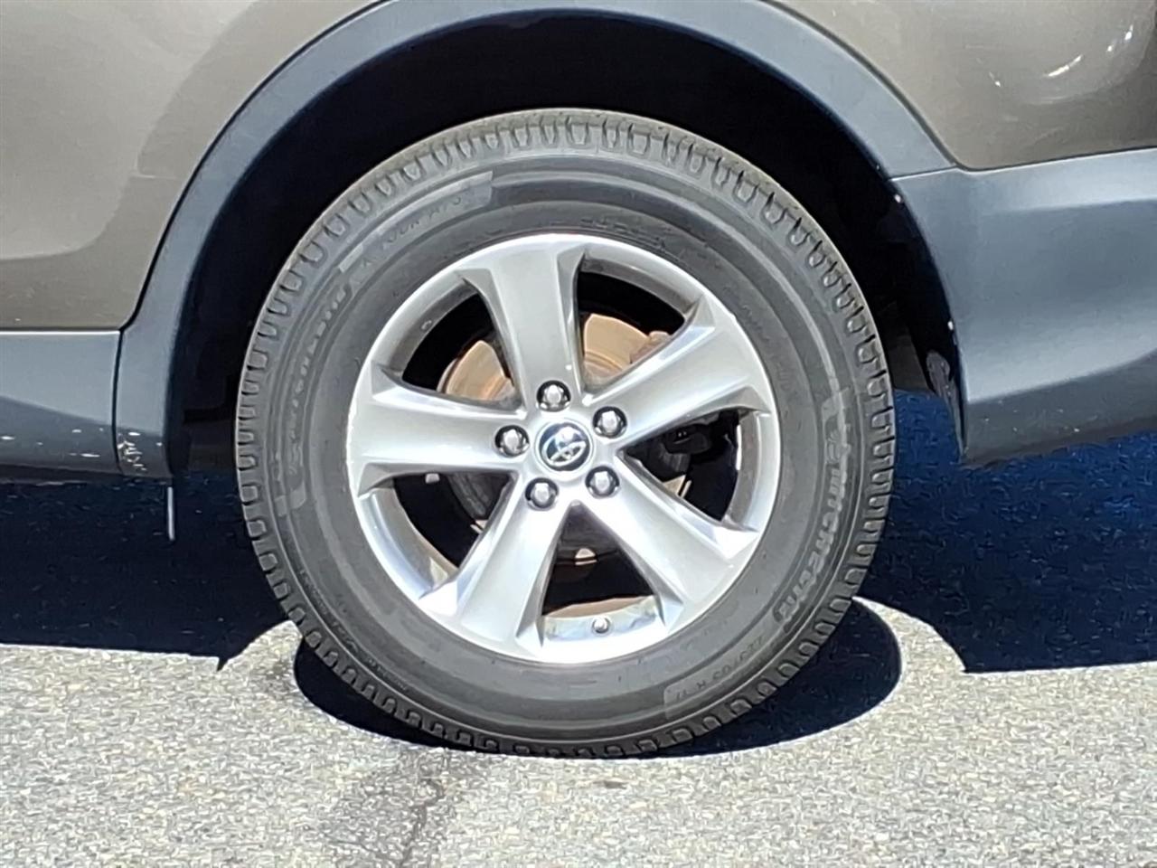 Toyota RAV4 AWD 4dr XLE (Natl) 2015