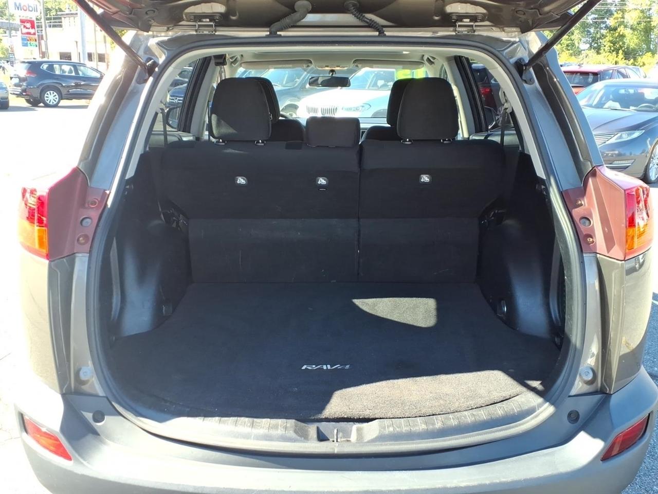Toyota RAV4 AWD 4dr XLE (Natl) 2015