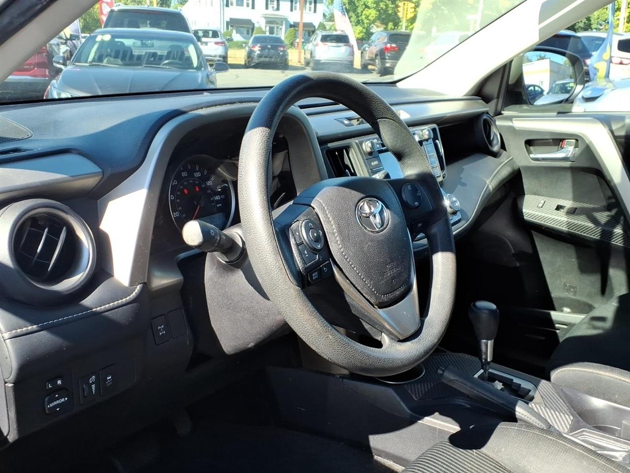 Toyota RAV4 AWD 4dr XLE (Natl) 2015